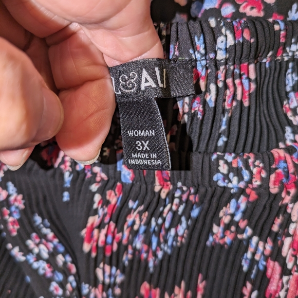 Bundle Roz& AL , Charlotte Russe,St Johns Bay Blouses Size 3X  / 3 blouses - Picture 6 of 8